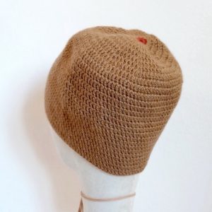 Baby Kamelhaar Haube Nara in weltbester Qualität. Ungefärbt und handgearbeitet in unserer Hauben Manufaktur