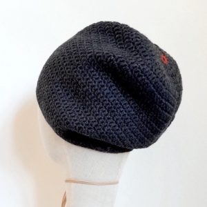 Merino Haube Remarkable in GOTS zertifizierter, nachhaltiger top Qualität. Handarbeit aus Österreich
