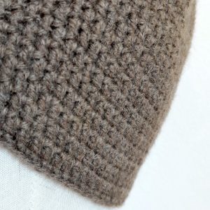 Yakhaar Haube Ebru aus mongolischem Yakhaar in ungefärbter Spitzenqualität, handarbeitet in Österreich